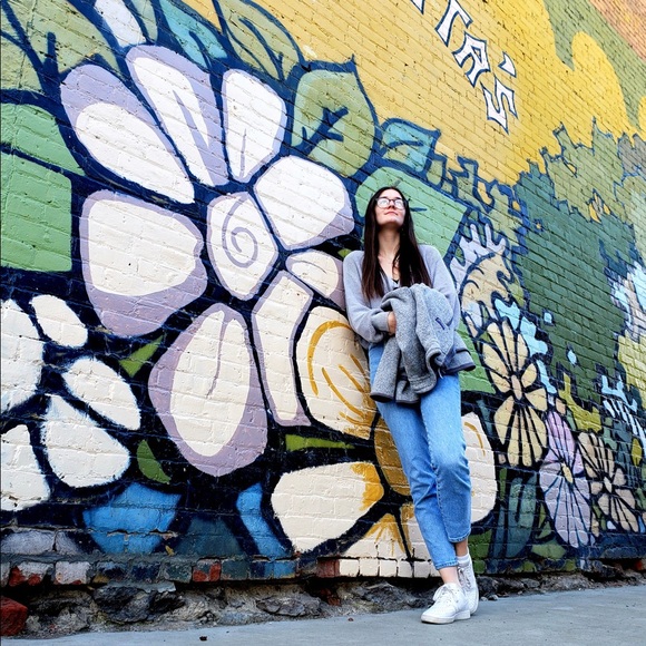 Meet your Posher, Kayley - Picture 7 of 7